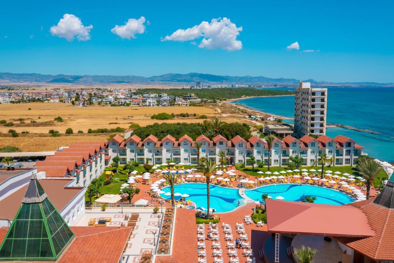 Salamis Bay Conti Resort Hotel & Casino Фамагуста Экстерьер фото A view of the hotel